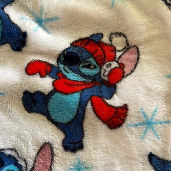 NWT Disney Stitch Pajama Sleep Shorts with Blue and Red Accents Winter Theme - Picture 5 of 5